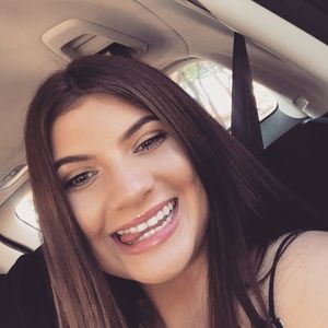 Meet your Posher, Mia
